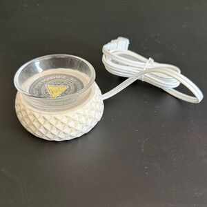 Scentsy Cream Electric Wax Warmer